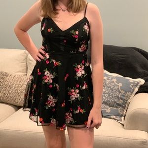 Lulu's Embroidered Dress Women's Medium Black with Pink Flowers Sleeveless Rayon